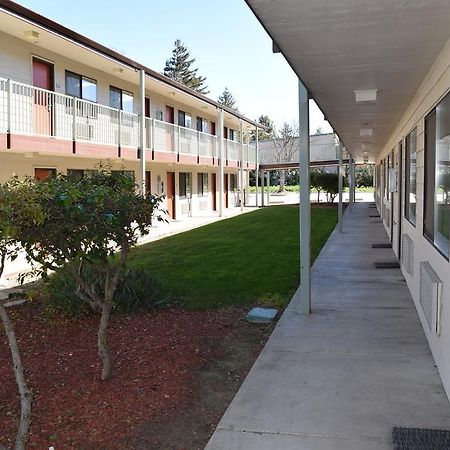 Valley Oaks Inn Woodland Exterior photo