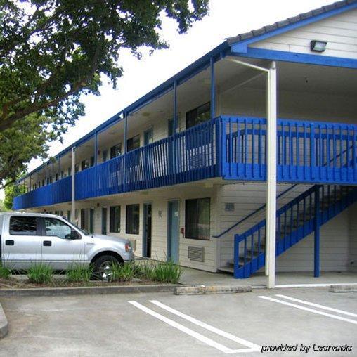 Valley Oaks Inn Woodland Exterior photo